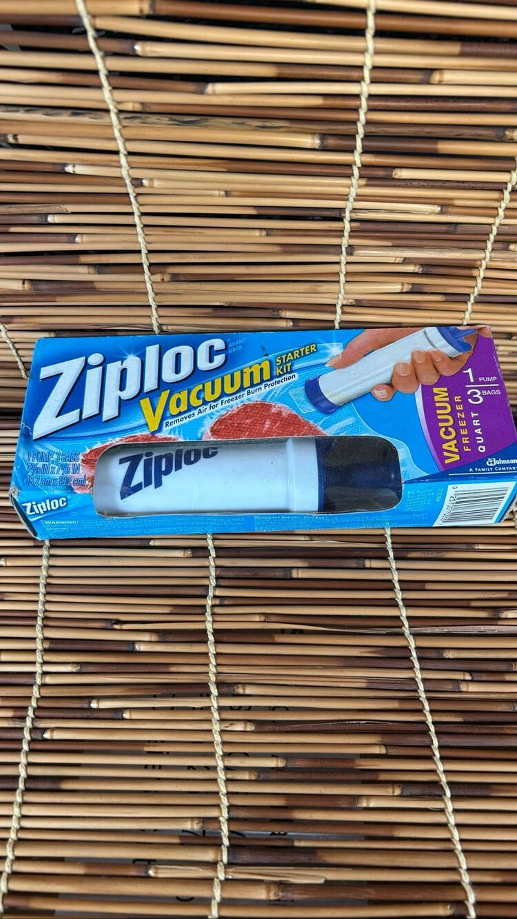 Ziploc Vacuum Starter Kit NIP Old Stock
